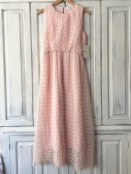 Just Me Dresses & Skirts - 🟠NWT JUST ME Sleeveless Midi Dress w/Tulle and Satin Overlay - Blush SMALL